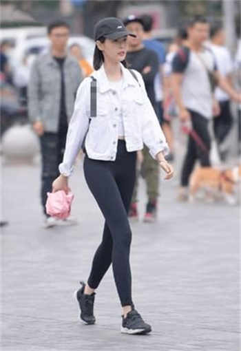 蜜疯直播进入房间教程