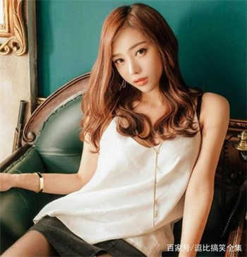 卖房女销售挂电话