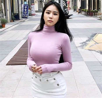 白裙小裱贝挨打桃子在线看