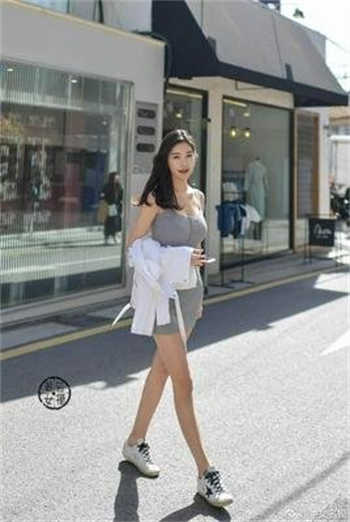 老婆酒吧被主持选上台小说