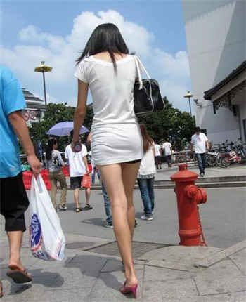 传媒学院璐璐果冻传媒