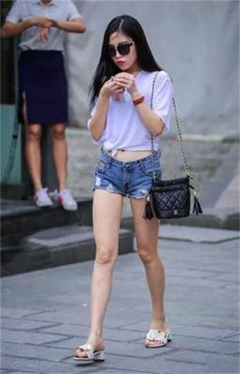 丁六月香婷社区中文字幕