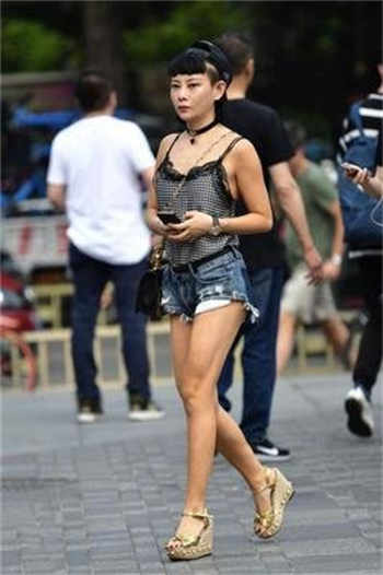厨房枪挑贵妇李尽欢