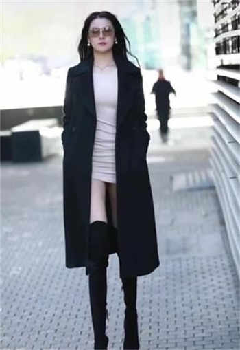 老婆在婚纱影楼的摄影