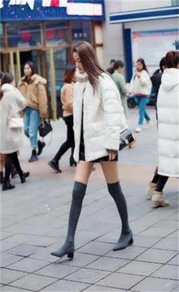 4s店女销售员为了业绩图片