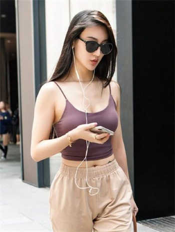 穿成反派女配