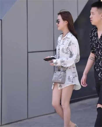 验尿科女医生2